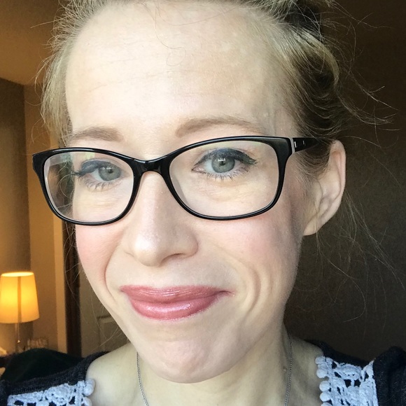 Meet your Posher Jen! - Picture 2 of 4